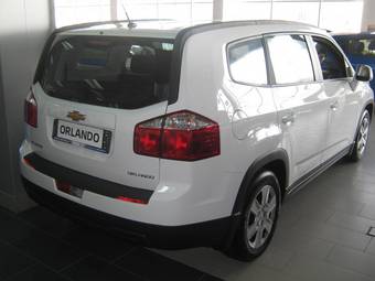 2011 Chevrolet Orlando Photos