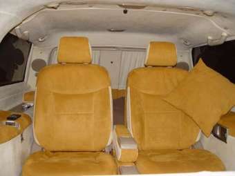 2003 Chevrolet Suburban Photos