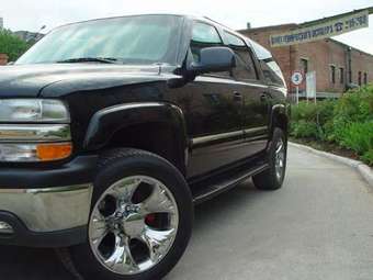 2003 Chevrolet Suburban Photos