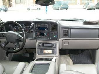 2003 Chevrolet Tahoe Pictures