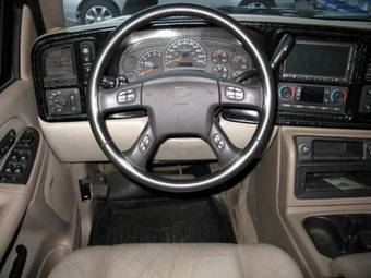 2004 Chevrolet Tahoe Pictures