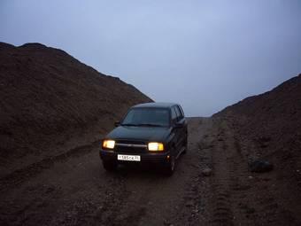 1999 Chevrolet Tracker Pictures