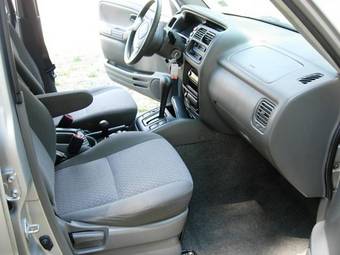 2003 Chevrolet Tracker Pics