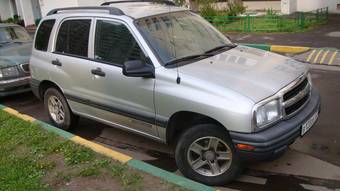 2003 Chevrolet Tracker Photos