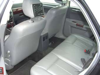 2004 Chrysler 300C Pictures