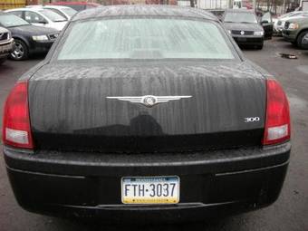 2004 Chrysler 300C Photos