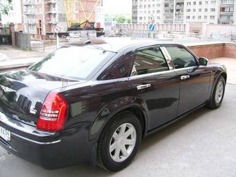 2004 Chrysler 300C Pictures