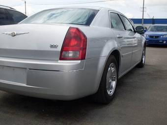 2004 Chrysler 300C Pictures