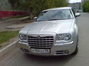 2004 Chrysler 300C Pictures