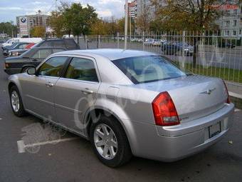 2004 Chrysler 300C Photos