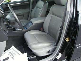 2005 Chrysler 300C Pictures