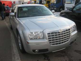 2005 Chrysler 300C Photos