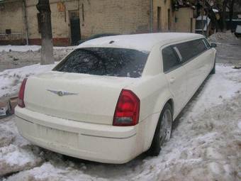 2005 Chrysler 300C Photos