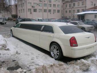 2005 Chrysler 300C Photos