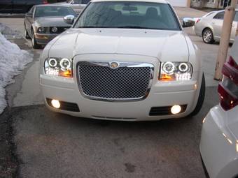 2005 Chrysler 300C Photos