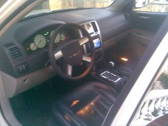 2005 Chrysler 300C Photos