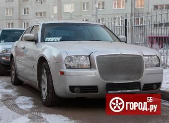 2005 Chrysler 300C Photos
