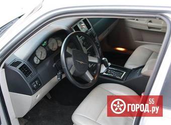 2005 Chrysler 300C Photos