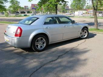 2005 Chrysler 300C Photos