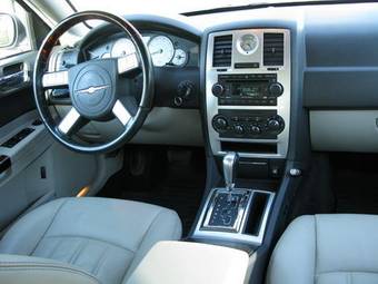 2005 Chrysler 300C Pictures