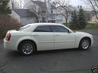 2005 Chrysler 300C Pictures