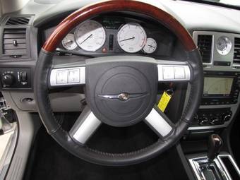 2005 Chrysler 300C Photos