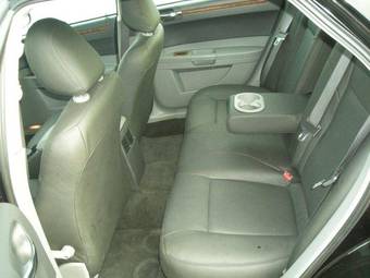 2005 Chrysler 300C Photos