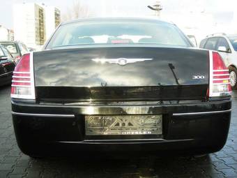 2005 Chrysler 300C Photos