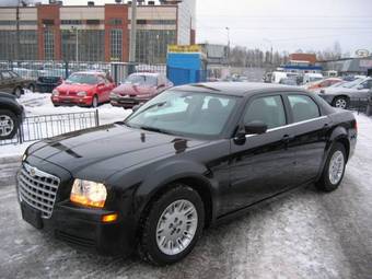 2005 Chrysler 300C Images