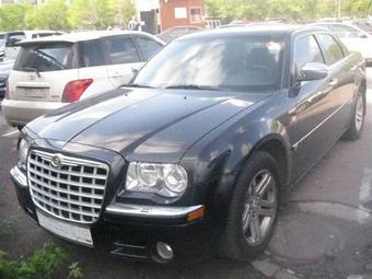 2005 Chrysler 300C Photos