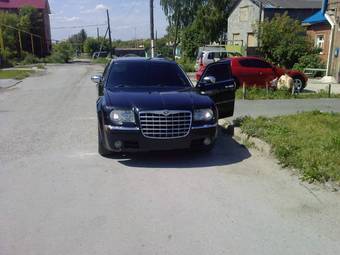 2005 Chrysler 300C Photos