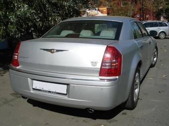 2005 Chrysler 300C Pictures