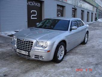 2008 Chrysler 300C Photos