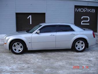 2008 Chrysler 300C Photos