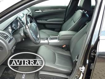 2012 Chrysler 300C Pictures