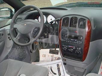 2004 Chrysler TOWN Country Wallpapers