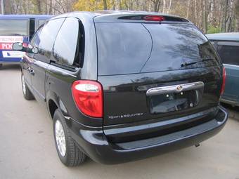 2005 Chrysler TOWN Country Pictures