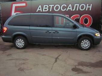 2005 Chrysler TOWN Country Pictures