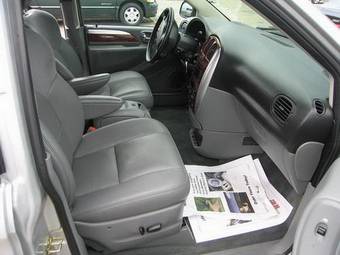 2005 Chrysler TOWN Country Pictures