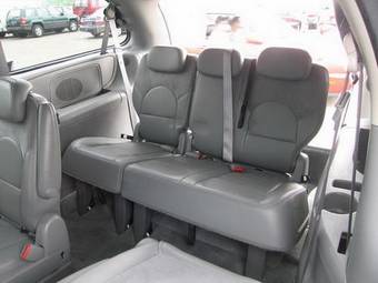 2005 Chrysler TOWN Country Photos