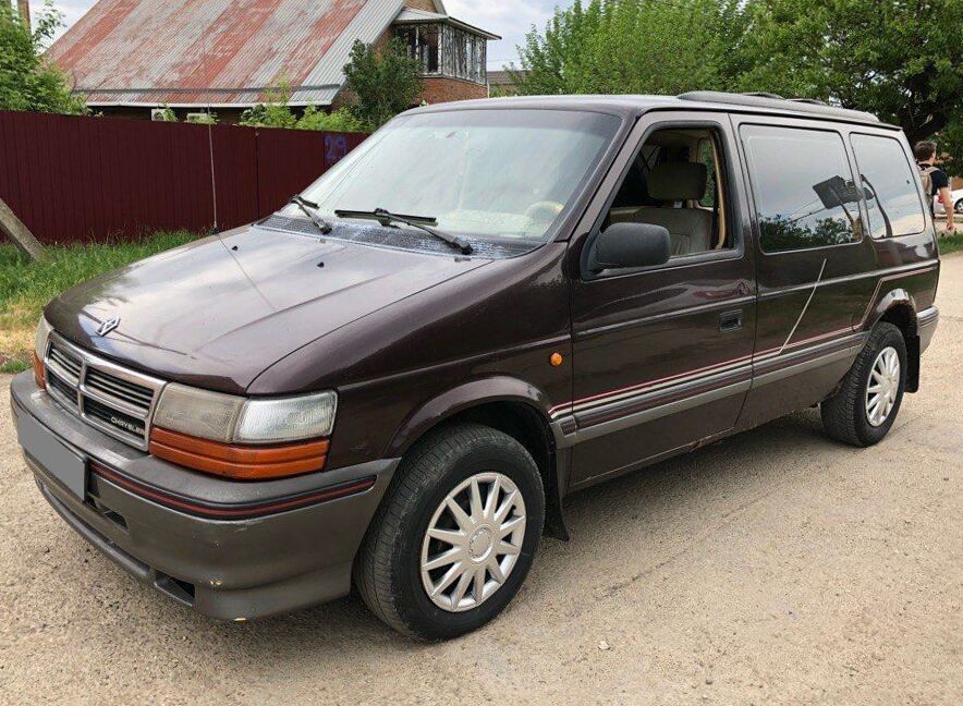 De ninguna manera absorción Montañas climáticas 1993 Chrysler Voyager II ES 3.0 AT SE (141 Hp) specs, technical data, fuel  consumption, dimensions, picture gallery