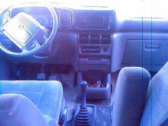 1994 Chrysler Voyager Pictures