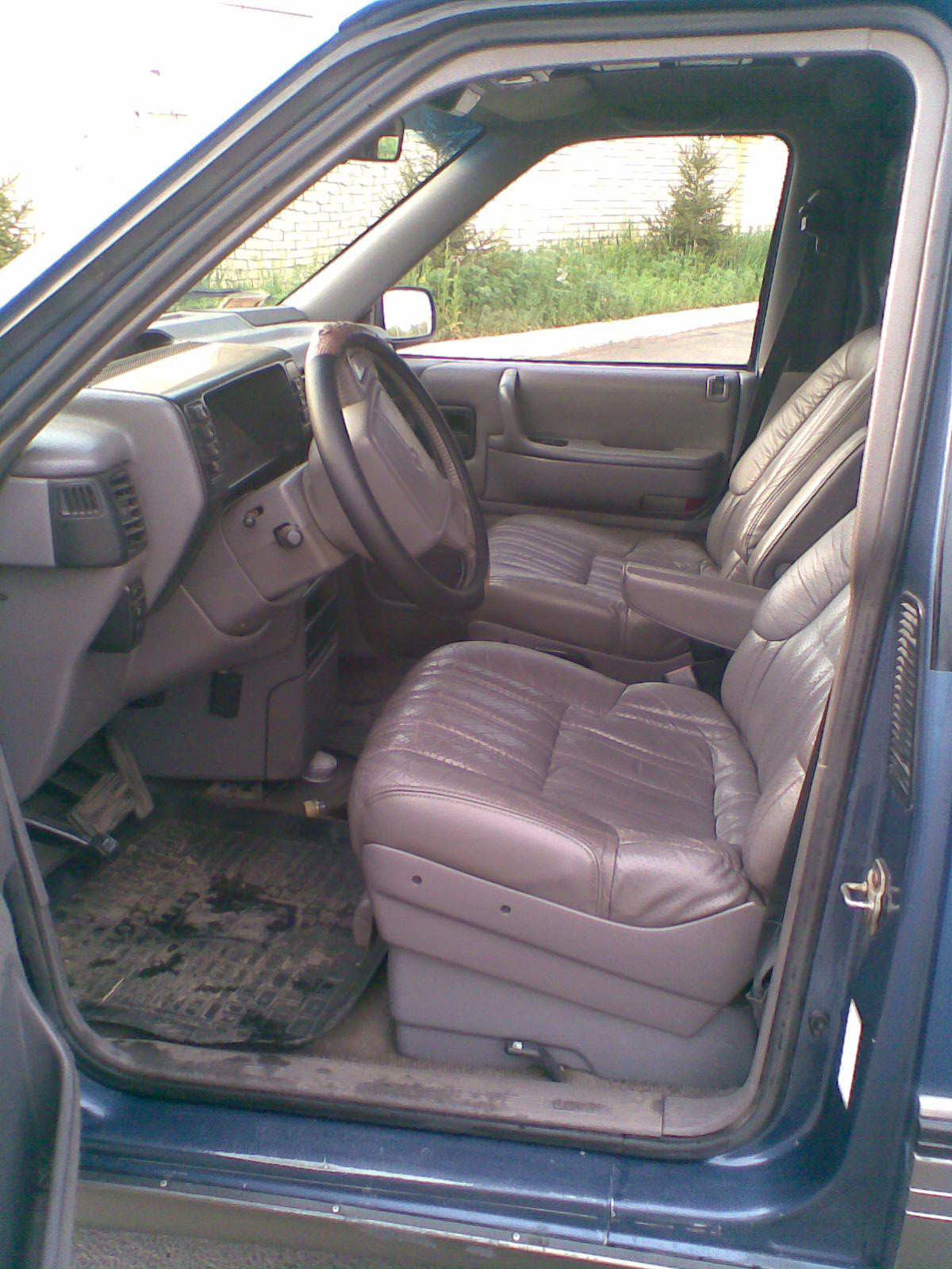 1994 Chrysler Voyager specs, Engine size 3.3, Fuel type