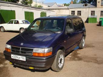 1995 Chrysler Voyager Photos