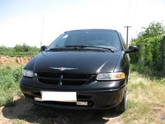 1997 Chrysler Voyager Pics