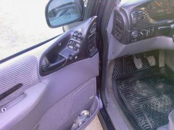 1998 Chrysler Voyager Photos