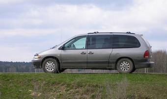 1999 Chrysler Voyager Photos