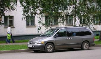 1999 Chrysler Voyager Images