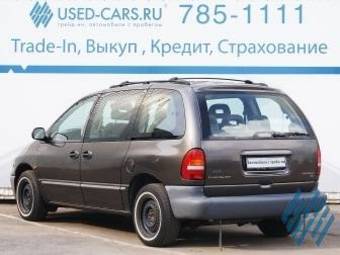 1999 Chrysler Voyager Photos