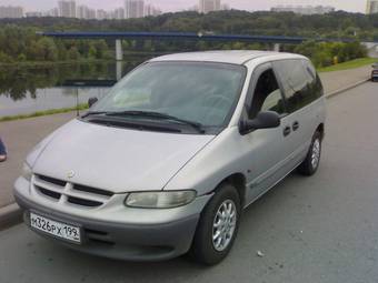 2000 Chrysler Voyager Photos